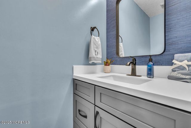 65 Townsend Court 213, Franklin Park, NJ 08823