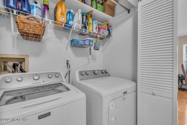 65 Townsend Court 213, Franklin Park, NJ 08823