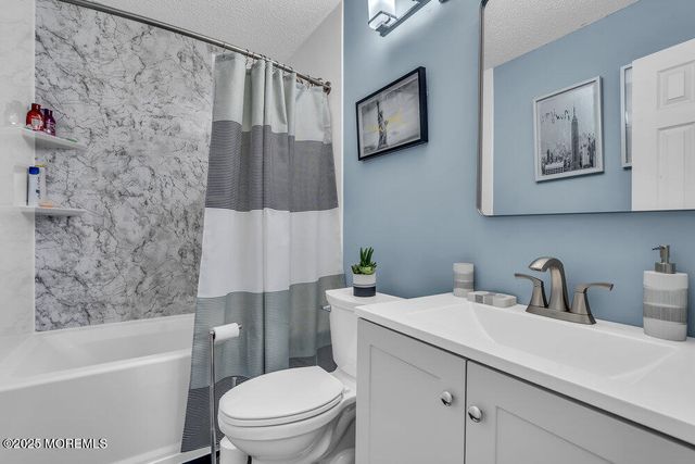 65 Townsend Court 213, Franklin Park, NJ 08823