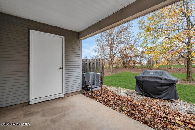 65 Townsend Court 213, Franklin Park, NJ 08823