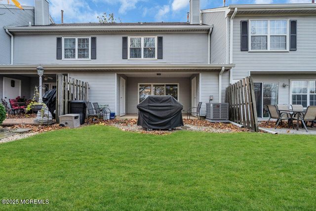 65 Townsend Court 213, Franklin Park, NJ 08823