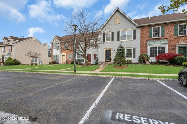 65 Townsend Court 213, Franklin Park, NJ 08823