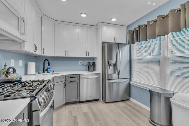 65 Townsend Court 213, Franklin Park, NJ 08823