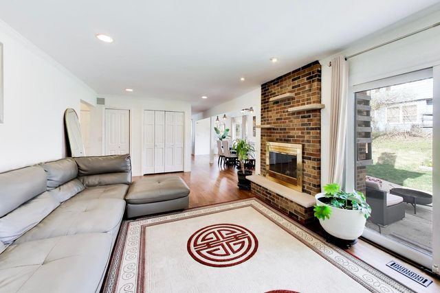 5S671 Buttonwood Court, Naperville, IL 60540