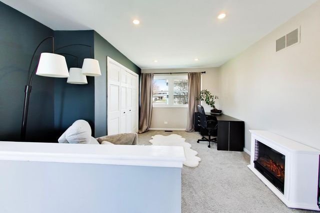 5S671 Buttonwood Court, Naperville, IL 60540