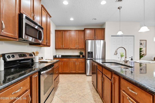 157 LONGWOOD Street, St. Johns, FL 32259