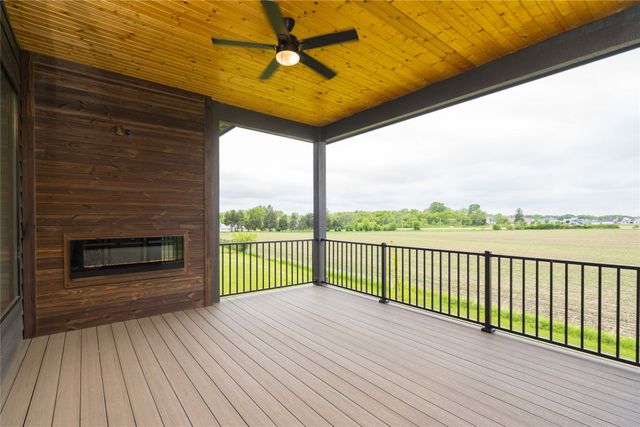 1216 NW Arbor Court, Ankeny, IA 50023
