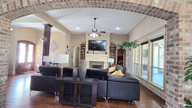 18167 Villa Trace Ave, Central, LA 70739