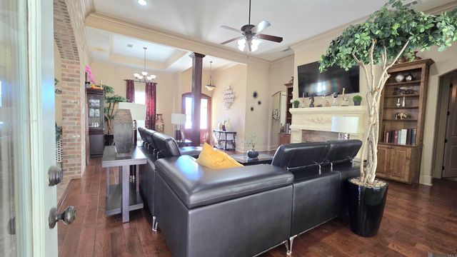 18167 Villa Trace Ave, Central, LA 70739