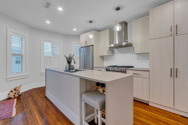 351 Centre Street 3, Boston, MA 02122