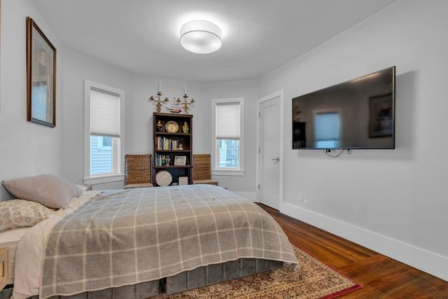 351 Centre Street 3, Boston, MA 02122