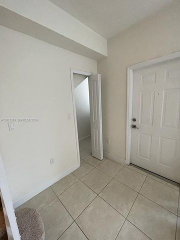 1021 SE 23rd Ave 1, Homestead, FL 33035