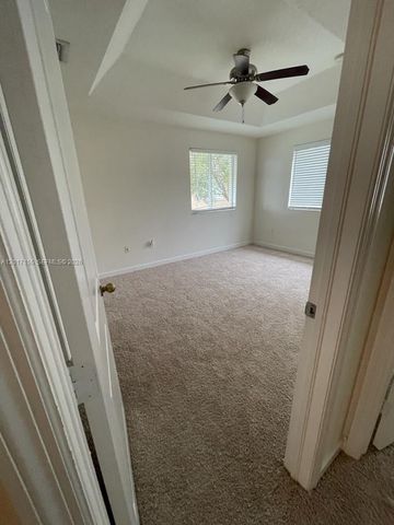 1021 SE 23rd Ave 1, Homestead, FL 33035