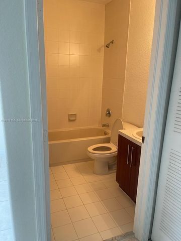 1021 SE 23rd Ave 1, Homestead, FL 33035