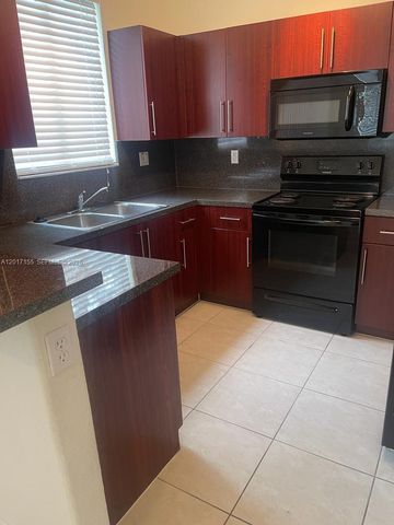 1021 SE 23rd Ave 1, Homestead, FL 33035