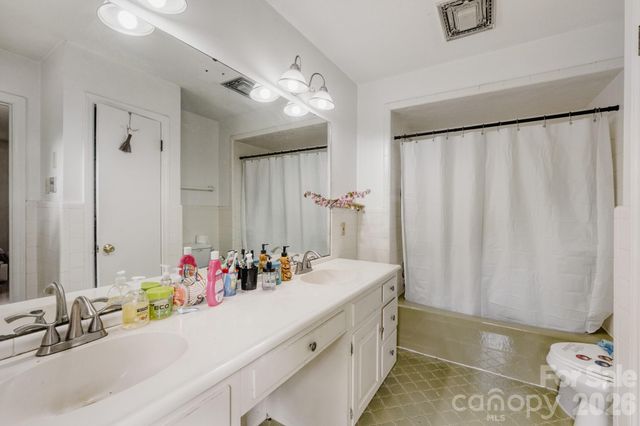 121 Edgerly Court, Charlotte, NC 28214