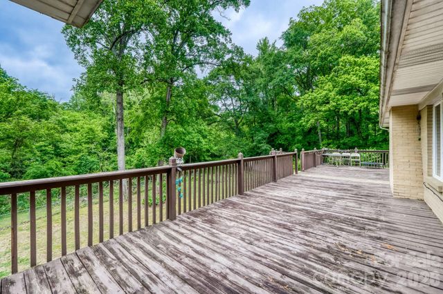121 Edgerly Court, Charlotte, NC 28214