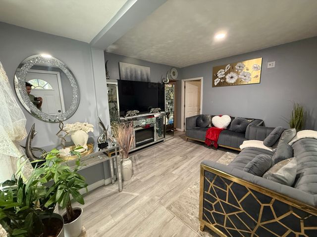 71 Myrtle St, Brockton, MA 02301