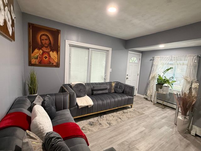 71 Myrtle St, Brockton, MA 02301