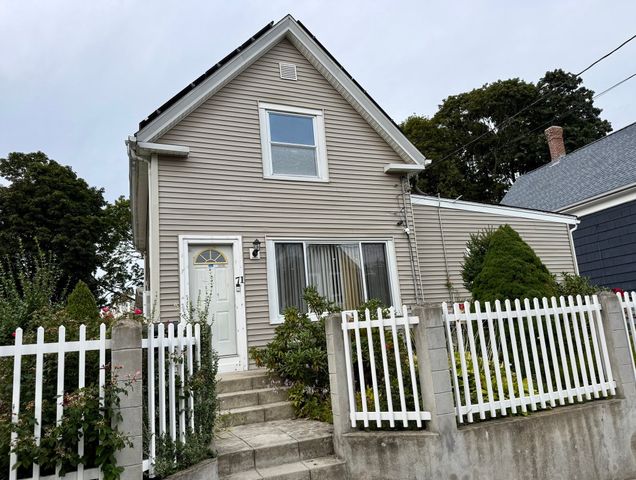71 Myrtle St, Brockton, MA 02301