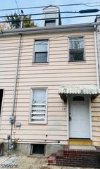 139 Cedar Aly, Phillipsburg Town, NJ 08865