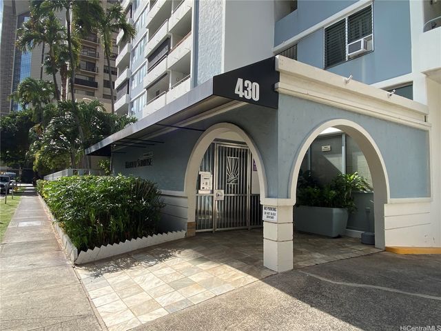 430 Kaiolu Street 403, Honolulu, HI 96815