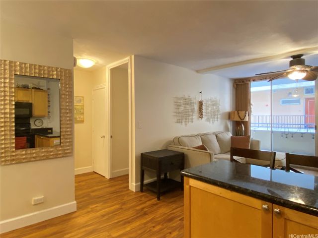 430 Kaiolu Street 403, Honolulu, HI 96815