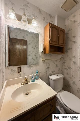 11212 Cady Circle, Omaha, NE 68164