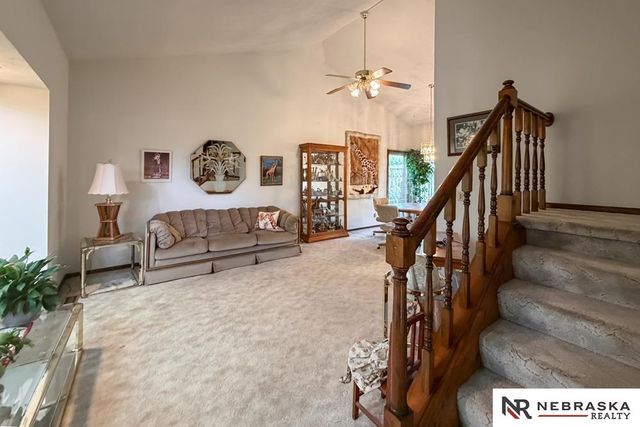 11212 Cady Circle, Omaha, NE 68164
