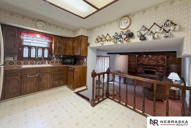 11212 Cady Circle, Omaha, NE 68164
