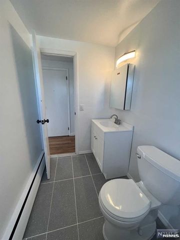 117 Feronia Way 2nd floor, Rutherford, NJ 07070