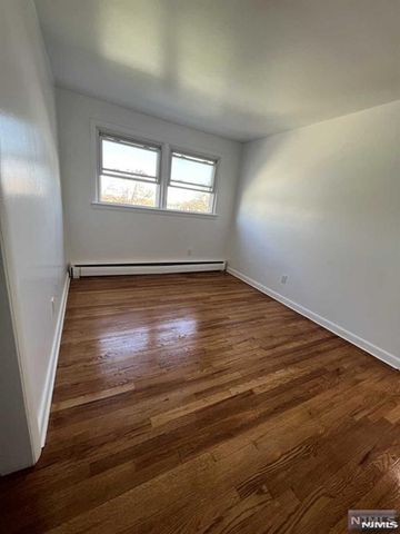 117 Feronia Way 2nd floor, Rutherford, NJ 07070