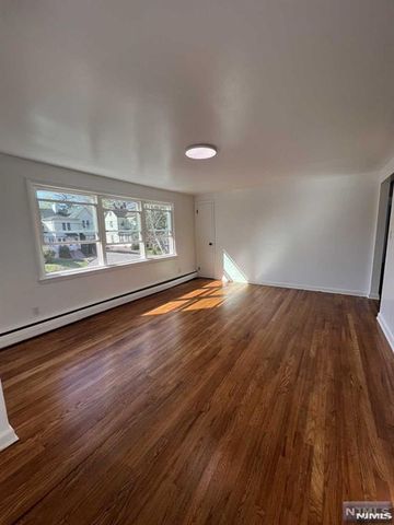 117 Feronia Way 2nd floor, Rutherford, NJ 07070