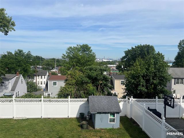 117 Feronia Way 2nd floor, Rutherford, NJ 07070