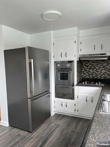 117 Feronia Way 2nd floor, Rutherford, NJ 07070