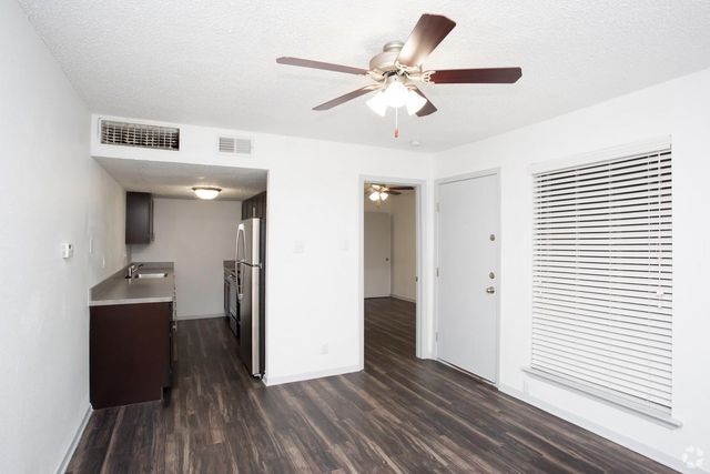 8033 Gessner DR 137, Austin, TX 78753