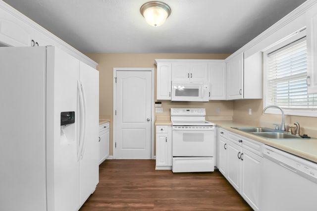 3368 Marrast Dr, Clarksville, TN 37043