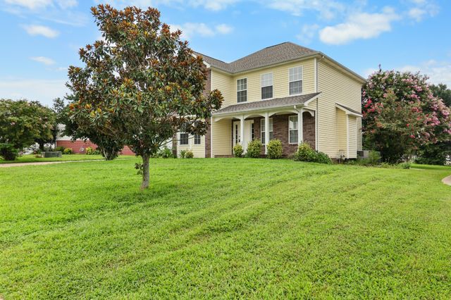 3368 Marrast Dr, Clarksville, TN 37043