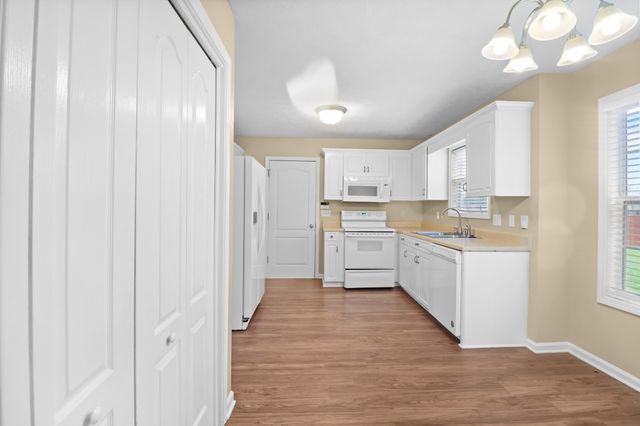 3368 Marrast Dr, Clarksville, TN 37043
