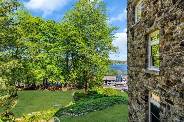 28 Sunset Ter 5, Mount Arlington Boro, NJ 07856