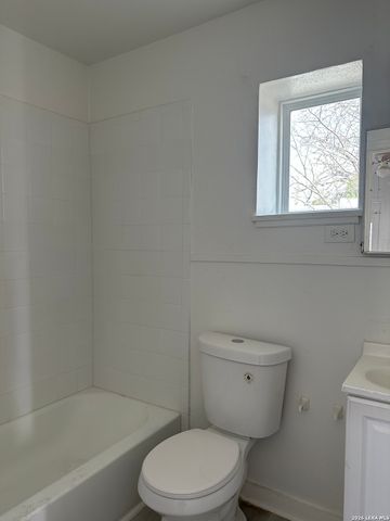 417 Eleanor Ave Apt 4, San Antonio, TX 78209