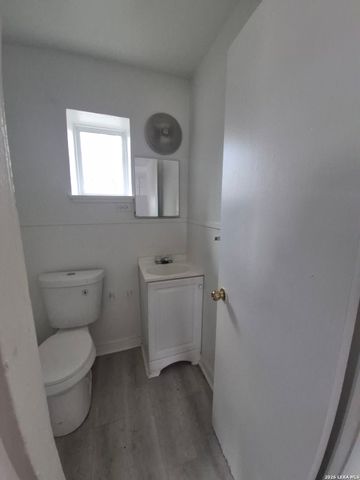 417 Eleanor Ave Apt 4, San Antonio, TX 78209