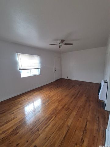 417 Eleanor Ave Apt 4, San Antonio, TX 78209