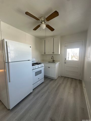 417 Eleanor Ave Apt 4, San Antonio, TX 78209