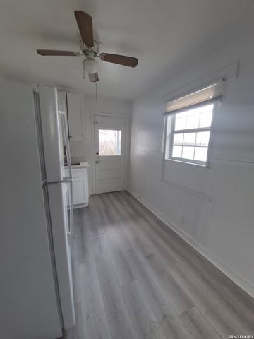 417 Eleanor Ave Apt 4, San Antonio, TX 78209