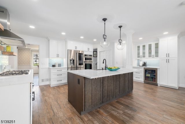 5 Sherwood Dr, Watchung Boro, NJ 07069