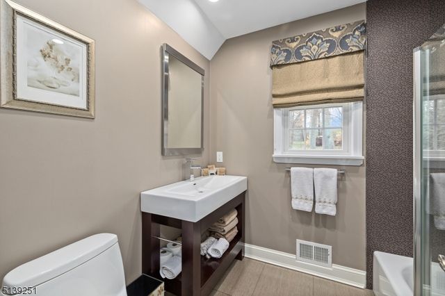 5 Sherwood Dr, Watchung Boro, NJ 07069