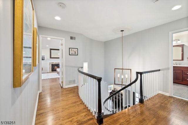 5 Sherwood Dr, Watchung Boro, NJ 07069