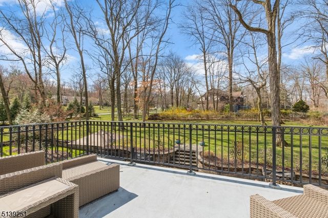 5 Sherwood Dr, Watchung Boro, NJ 07069