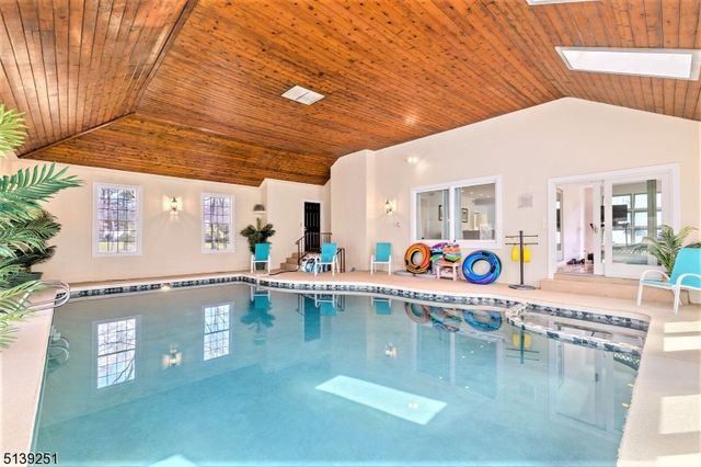 5 Sherwood Dr, Watchung Boro, NJ 07069